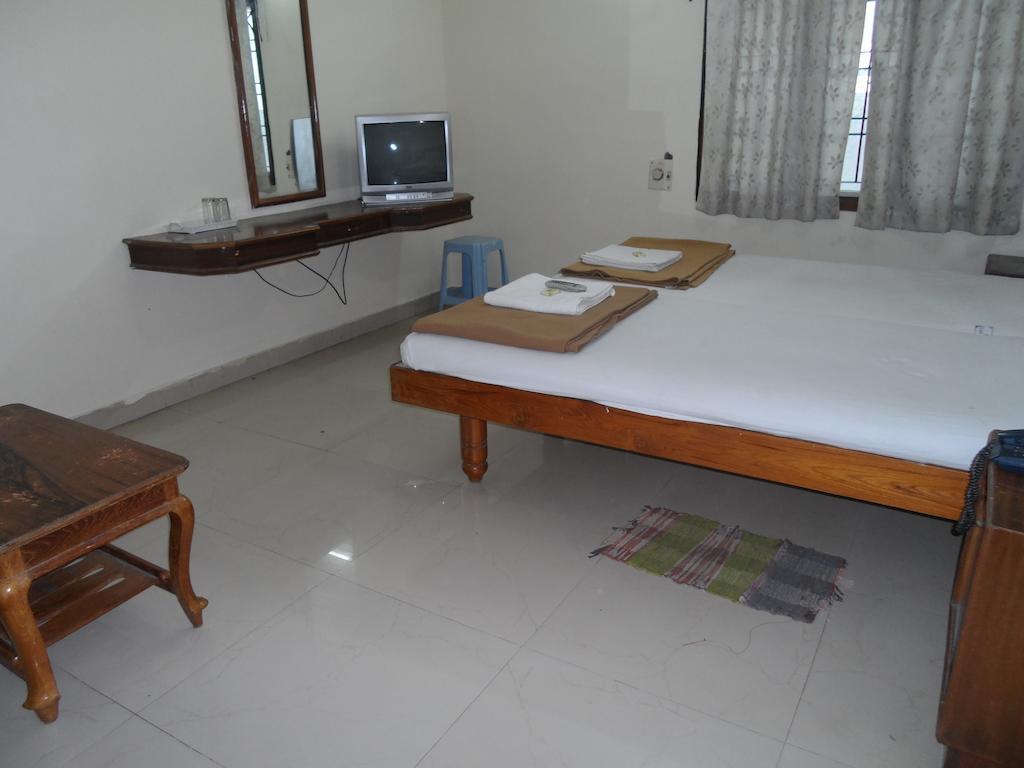 Hotel Sunilkrishna Tirupati Habitación foto