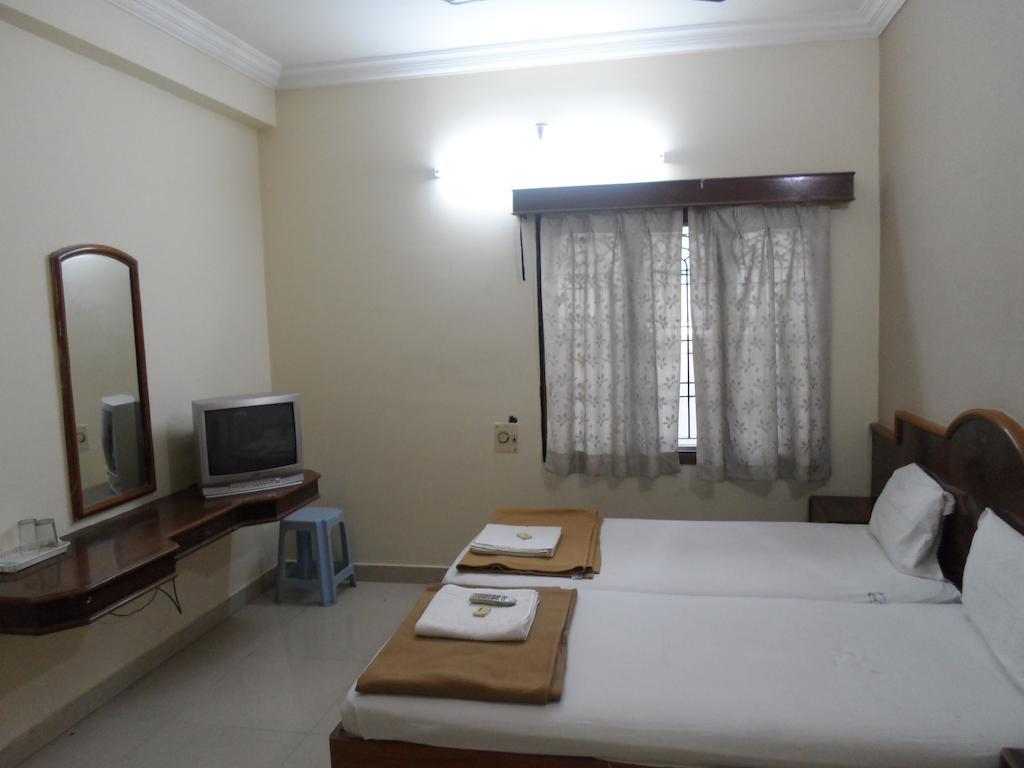 Hotel Sunilkrishna Tirupati Habitación foto
